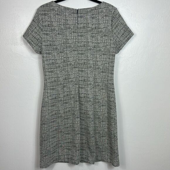 Tahari White Black Crosshatch Print Sheath Dress With Pockets Size 10 - Picture 3 of 10